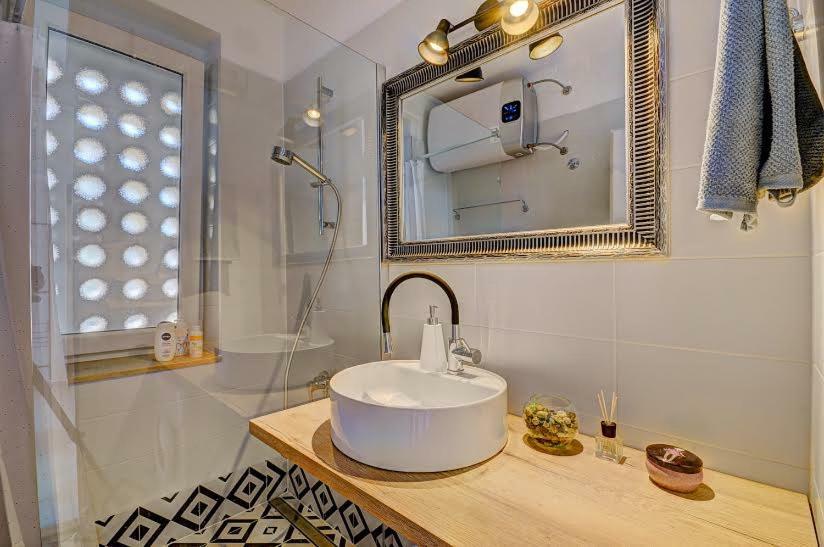 Lola App In City Center, 4+1 Pax PUY 외부 사진